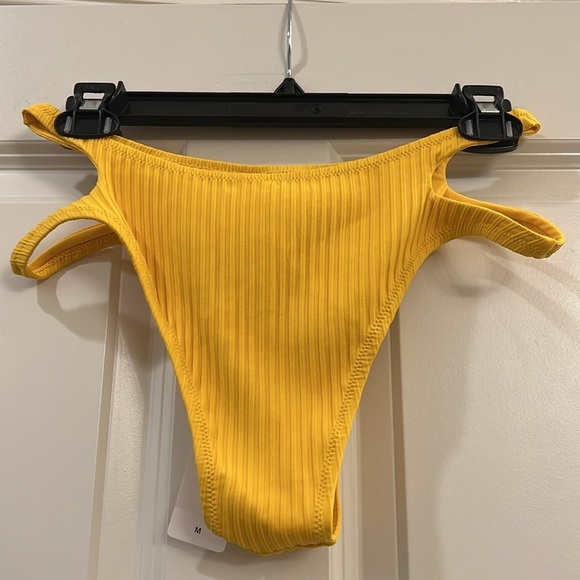 Cupshe NWT ladies swim bikini bottoms - Picture 2 of 4